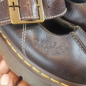 VINTAGE 90's Doc Marten Brown Leather Maryjanes